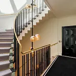 Hotel The Wings Collection 4*
