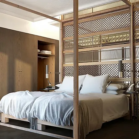 Hotel The Wings Collection 4*
