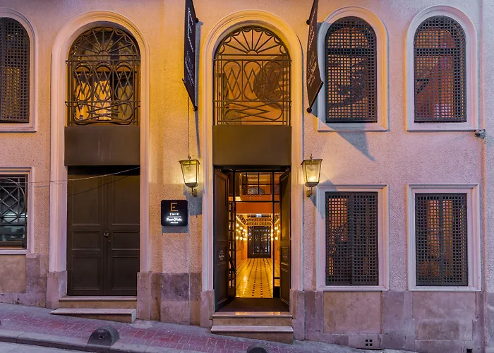 Отель The Wings Collection Стамбул