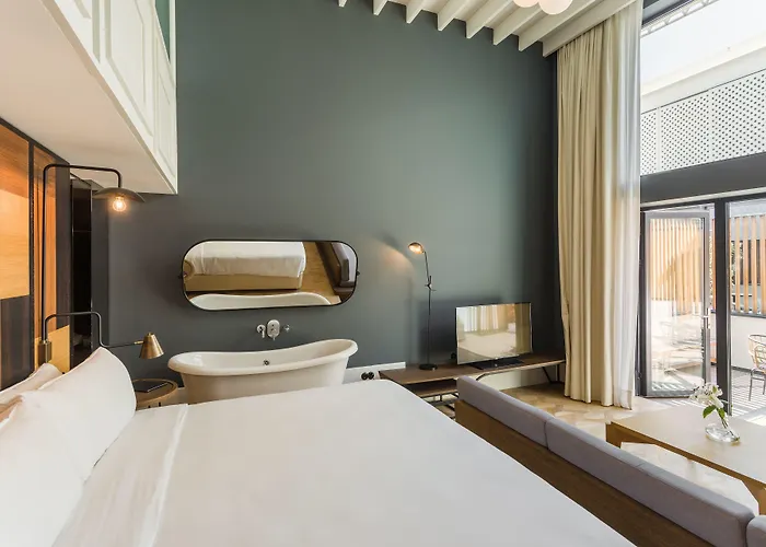 The Wings Collection Отель