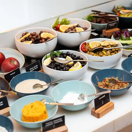 Hotel The Wings Collection 4*