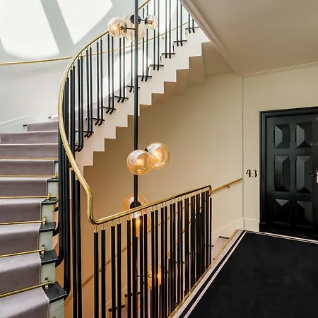 Hotel The Wings Collection 4*