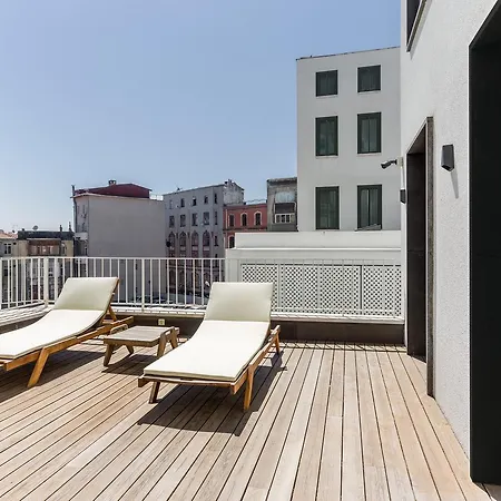 Hotel The Wings Collection 4*