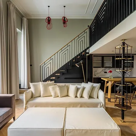 Hotel The Wings Collection 4*