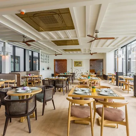 The Wings Collection 4*