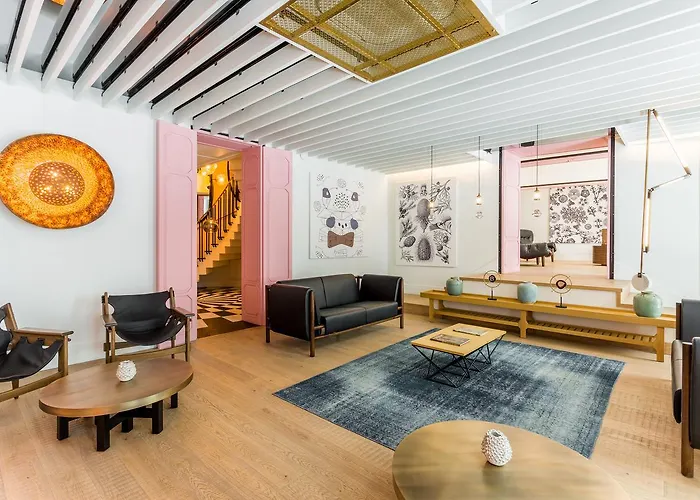 מלון The Wings Collection 4*