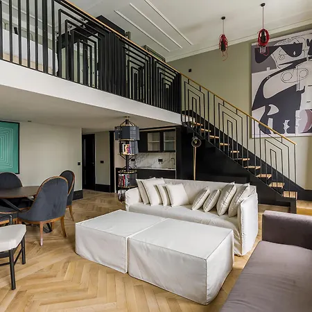 Mate Emir, Hotel